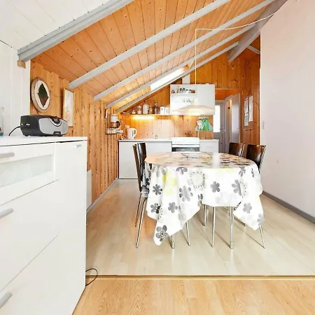 Holiday Home Lyngsporet III Дом отдыха *