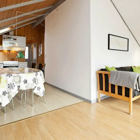 Дом отдыха Holiday Home Lyngsporet III